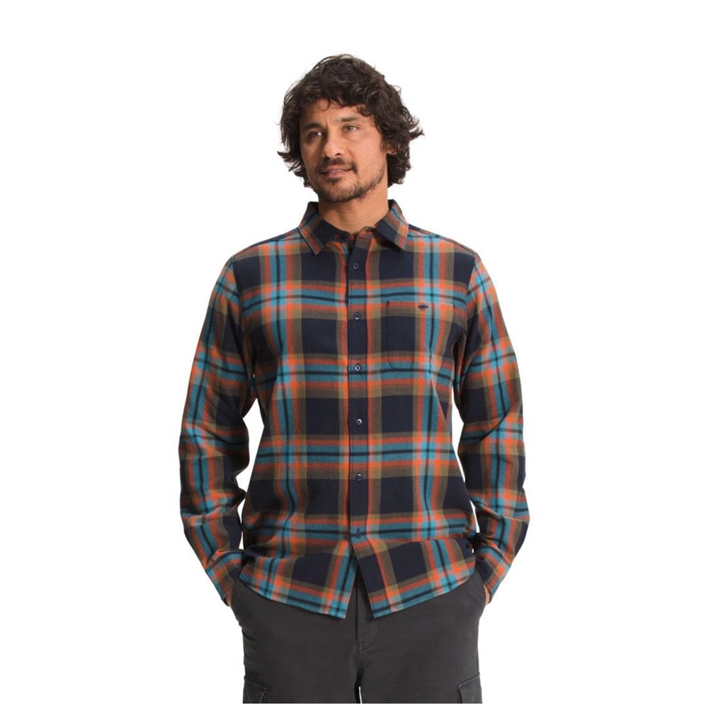 Set of gently worn men’s North Face Hayden Pass button up